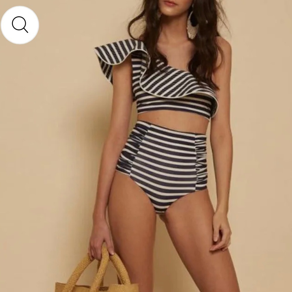 Striped Print Ruffle Split swimsuit (2piece)